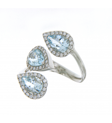 Anello oro bianco e acquamarina taglio goccia